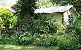 Cultus Lake Bc Cabins 2*