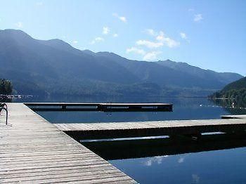 Cabins And Campground At Cultus Lake Park Hotel Chilliwack Exterior photo