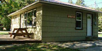 Cabins And Campground At Cultus Lake Park Hotel Chilliwack Exterior photo