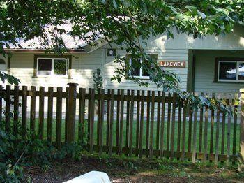Cabins And Campground At Cultus Lake Park Hotel Chilliwack Exterior photo