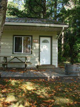 Cabins And Campground At Cultus Lake Park Hotel Chilliwack Exterior photo